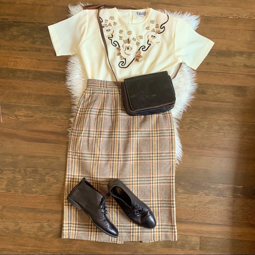 Super cute vintage outfit.